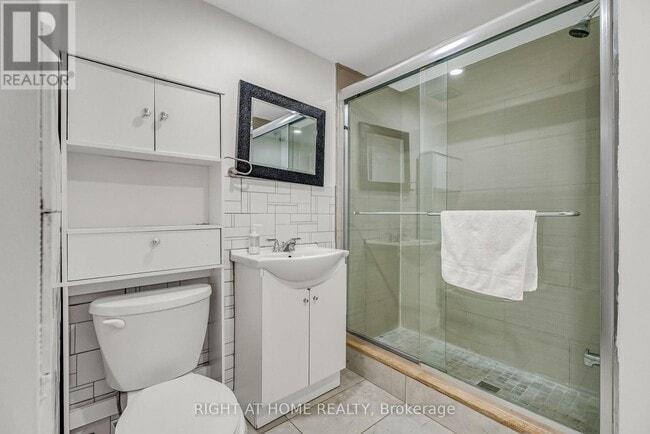 Building Photo - 373 Firglen Ridge