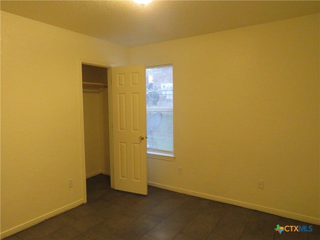 Foto del edificio - 1602 Dugger Cir