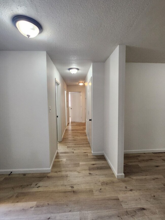 Foto del edificio - 1617 Henrietta Ave