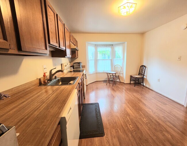 Foto del edificio - 6175 Old Brentford Ct