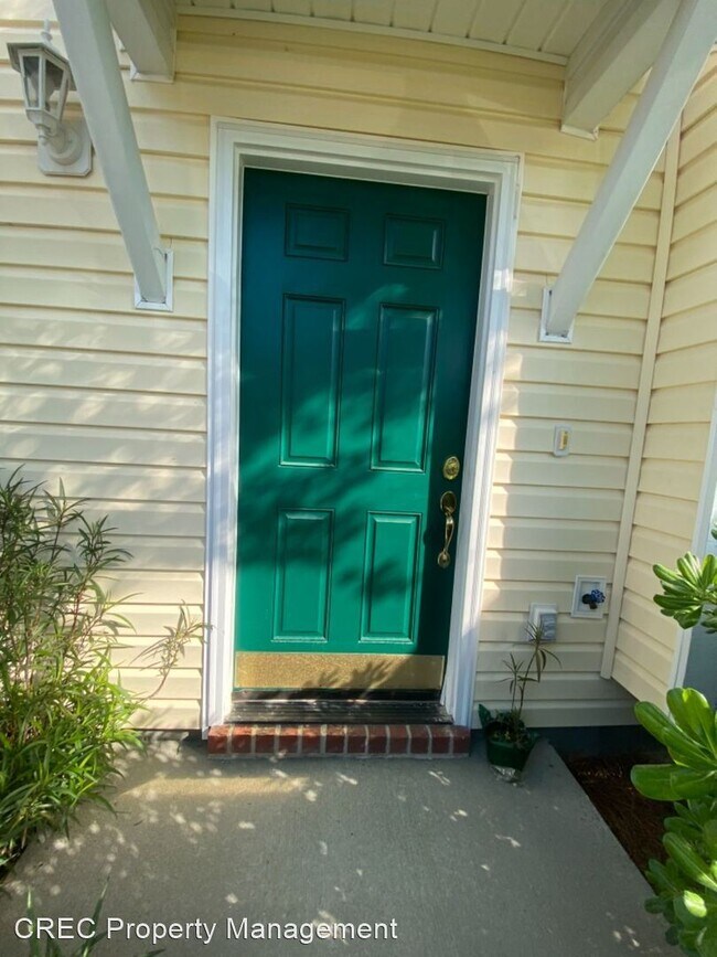 Building Photo - 2 br, 1.5 bath House - 135 Hornby Circle