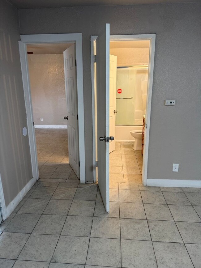 Photo - NEWLY RENOVATED 1BD 1BTH!! ALL UTILITIES INCLUDED! APPLY NOW!! House