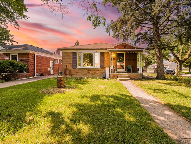 Charming 3-Bedroom Ranch in the Heart of Garden City - Charming 3-Bedroom Ranch in the Heart of Garden City House