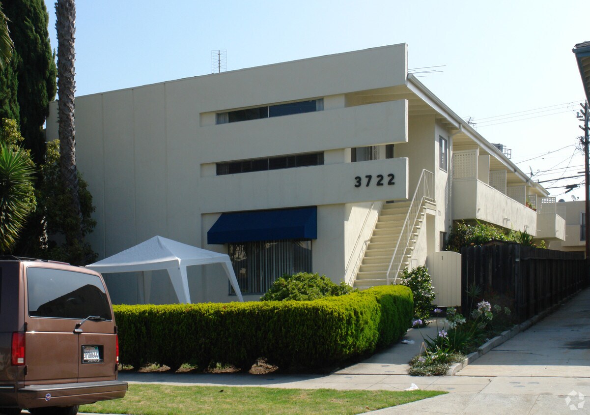Primary Photo - 3722 Mentone Ave
