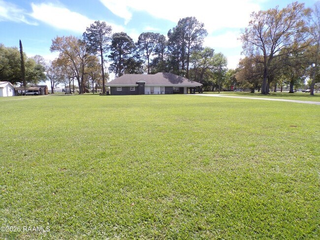 Foto del edificio - 208 Thoroughbred Dr