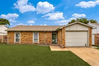 Building Photo - 530 Hightrail Dr