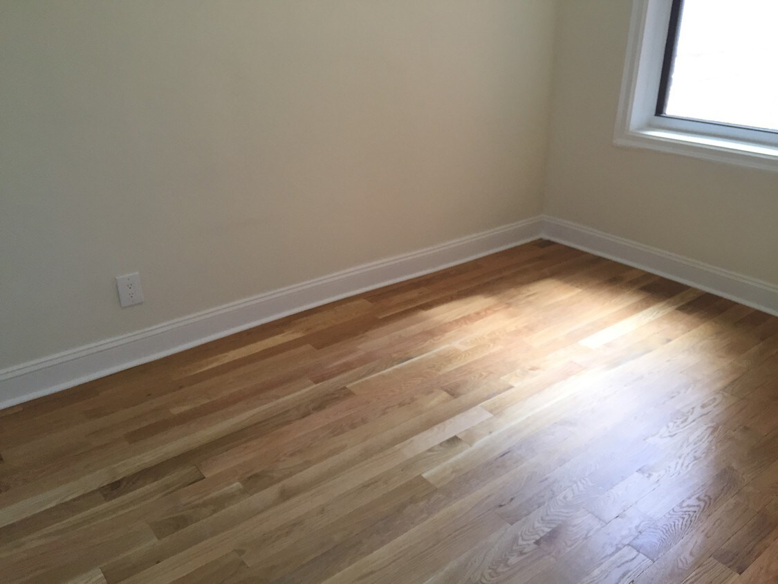 Foto principal - 527 Parkside Ave