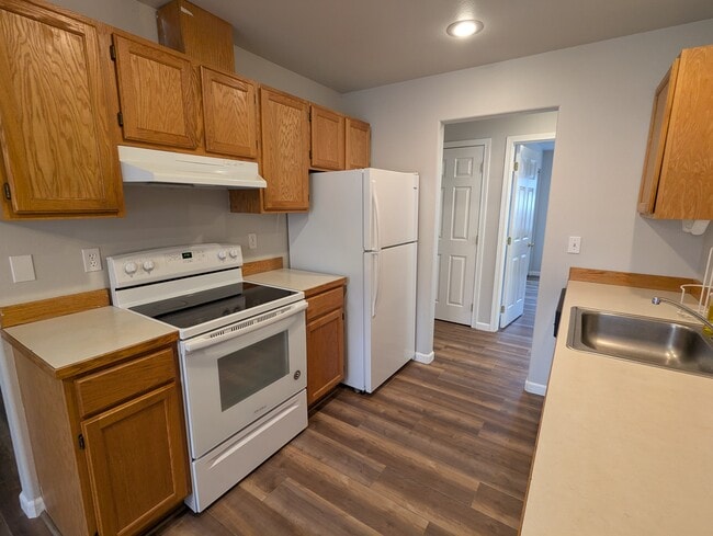 Foto del edificio - 388 Eastmont Ave