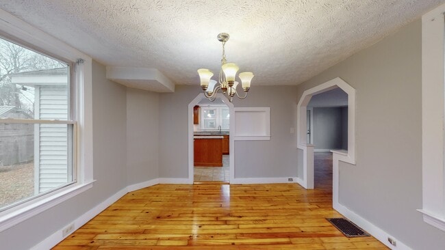 Building Photo - 15 Union St