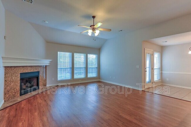 Foto del edificio - 11505 E 102nd St N