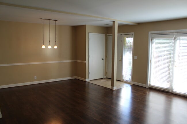 Dining Area - 2116 Hobbs Rd