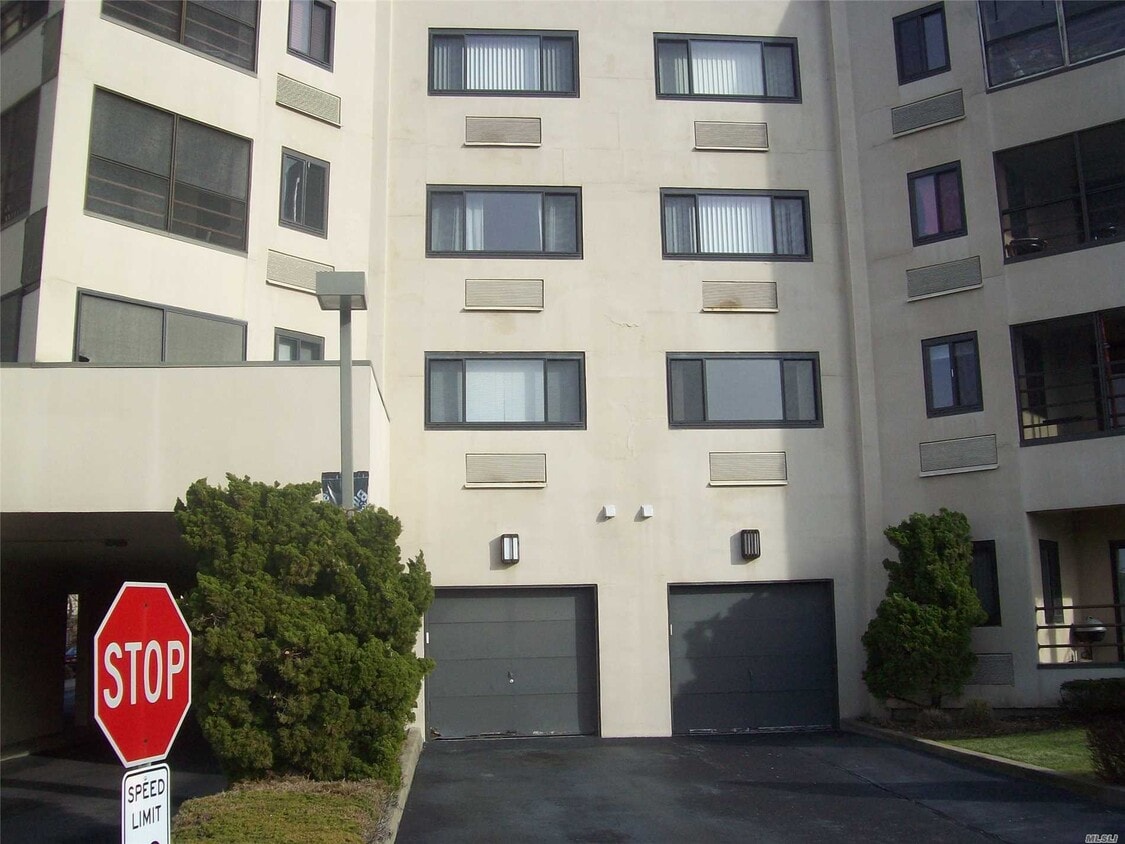 725 Miller Ave Unit 209, Freeport, NY 11520 Room for Rent in Freeport