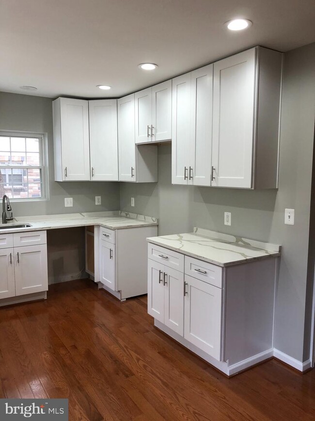 Foto del edificio - 3512 Rolling Hills Ave