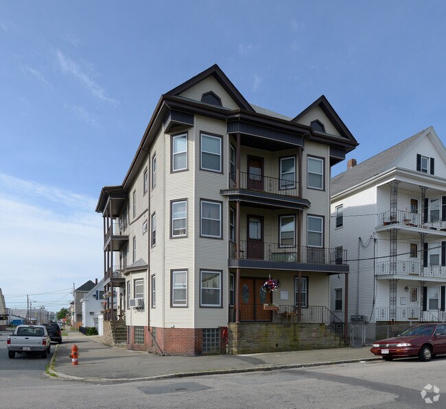 104 Whitman St, New Bedford, MA 02745 Apartments New Bedford, MA