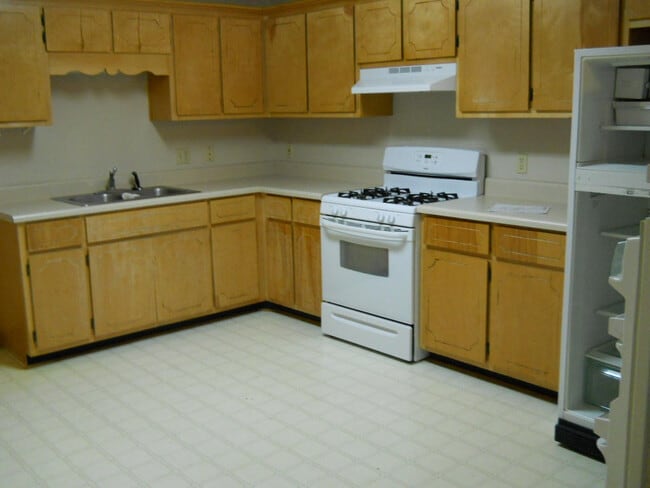 Building Photo - 363 Brackin St
