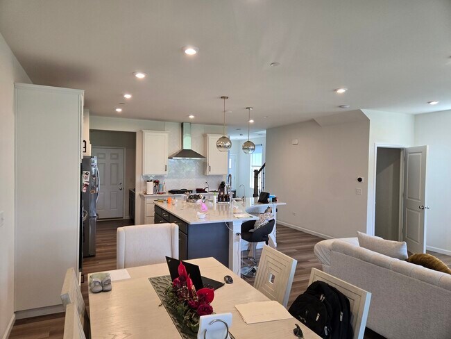 Foto del edificio - 2140 Weatherbee Ln