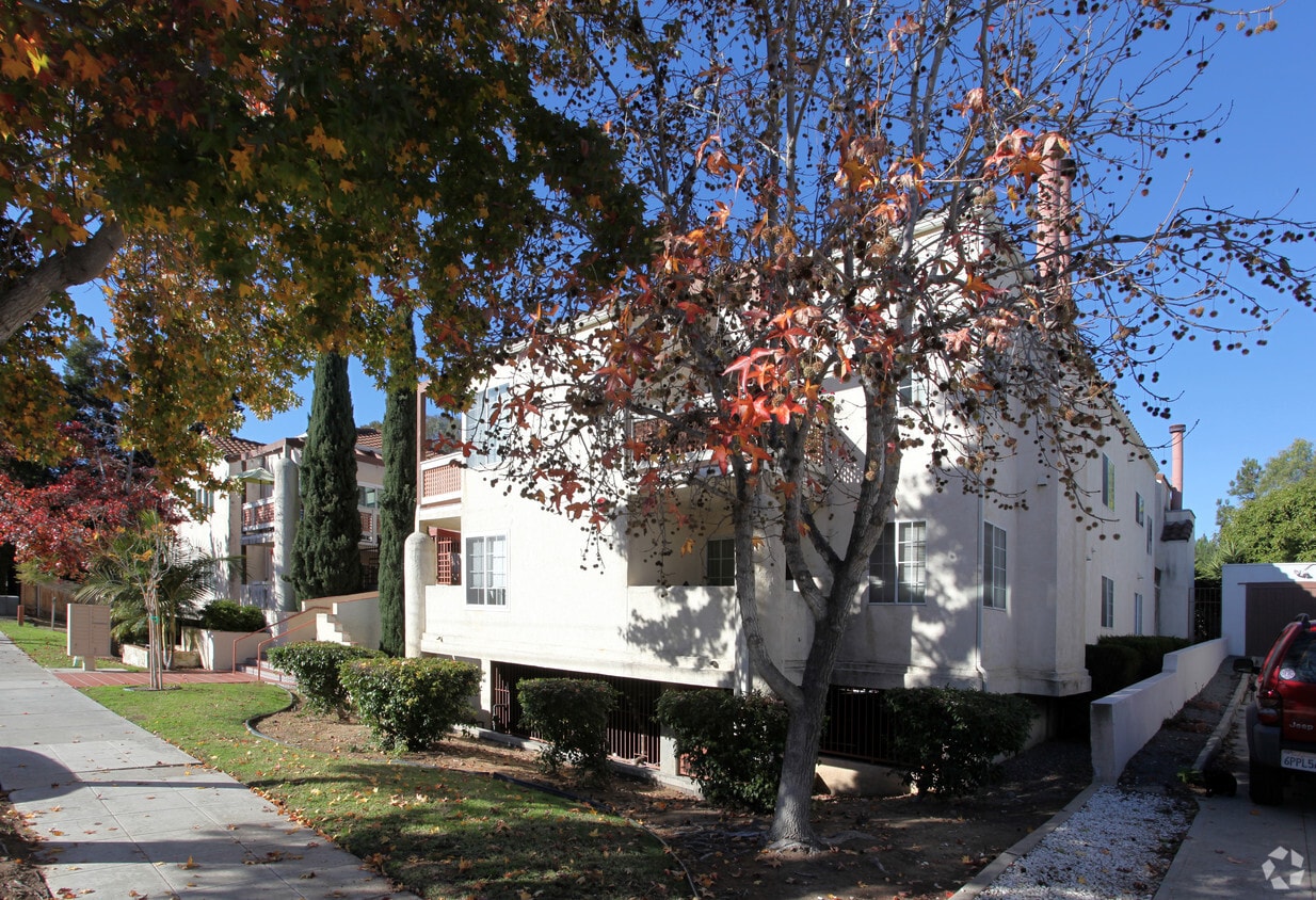 Building Photo - 2742 A St