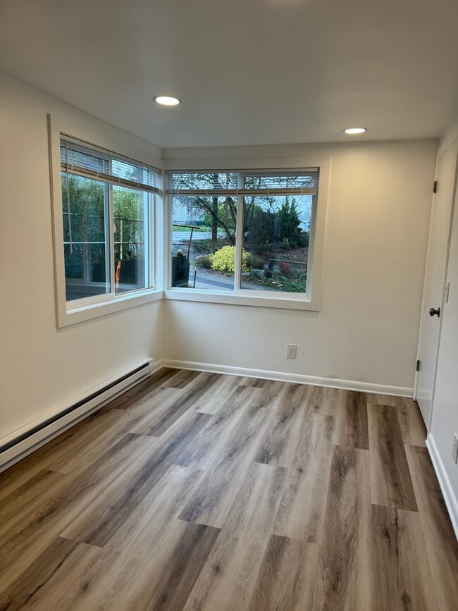 Foto del edificio - 2572 Perry Ave