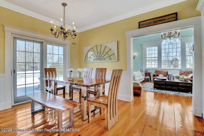 Foto del edificio - 457 Monmouth Rd