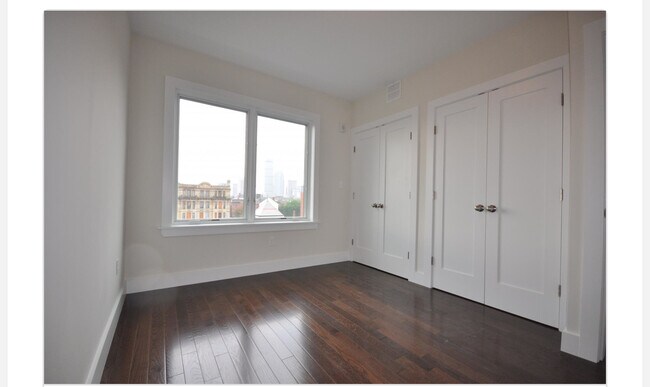 Foto del edificio - 685 Massachusetts Ave