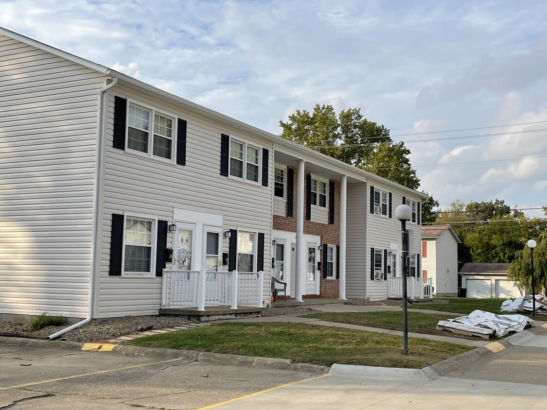 Primary Photo - 185 Mills St