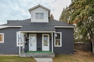 Building Photo - 462 10th St