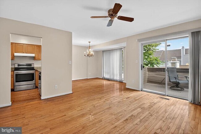 Foto del edificio - 9805 Lake Shore Dr