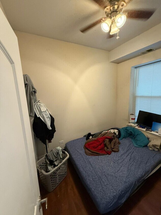 Foto del edificio - 4750 N Kenneth Ave