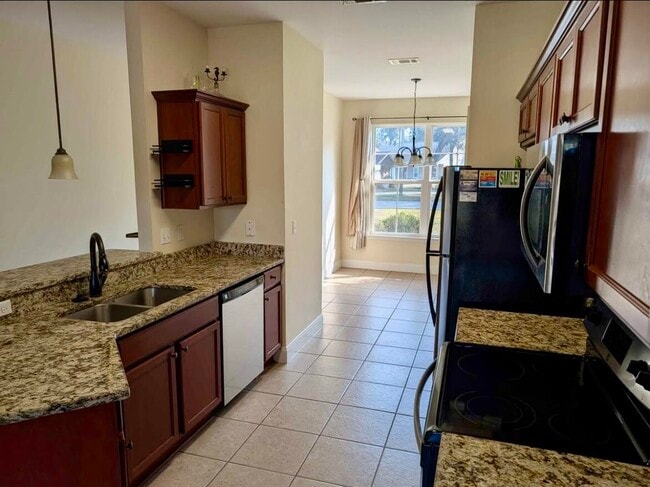 Foto del edificio - 204 Spencer Pl