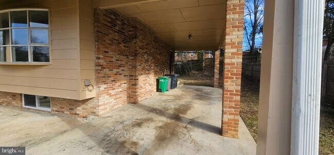 Foto del edificio - 5616 Old Temple Hill Rd