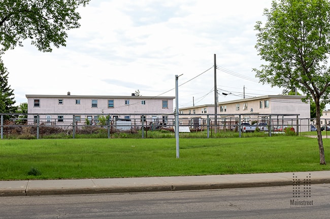 Building Photo - Athlone Park Townhomes