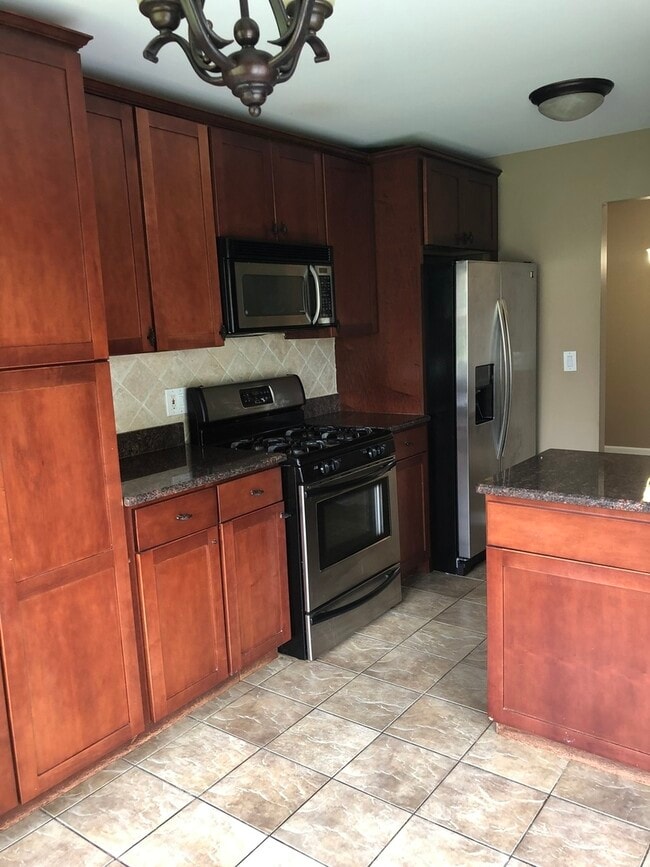 Building Photo - 1558 7 Pines Rd