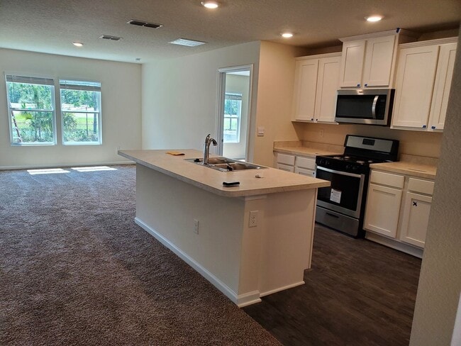 Foto del edificio - Welcome to this beautiful 3-bedroom, 2-bat...