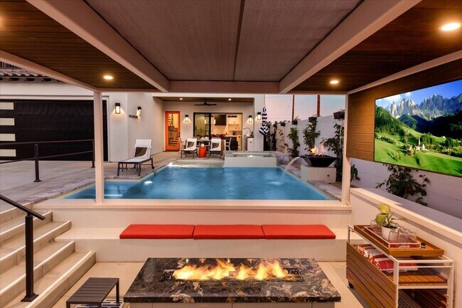 Building Photo - 51116 Avenida Mendoza