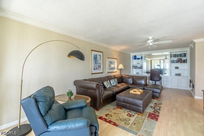Foto del edificio - 10475 Gulf Shore Dr