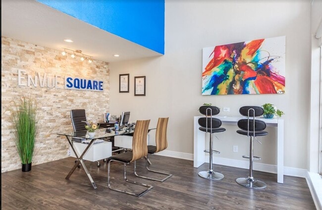 Salón del club - Cypress Square Apartments