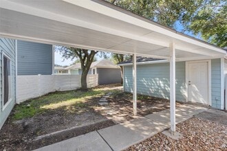 Building Photo - 15835 S Alley Ct