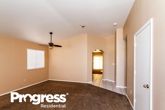Building Photo - 5205 Velazco Ln