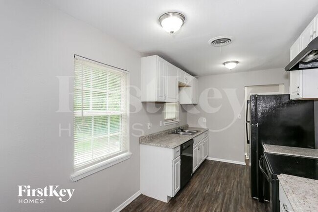 Foto del edificio - 1532 Milmo Dr