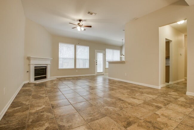 Building Photo - 3821 Willowick Cir