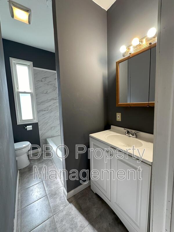 Foto del edificio - 128 Dove St