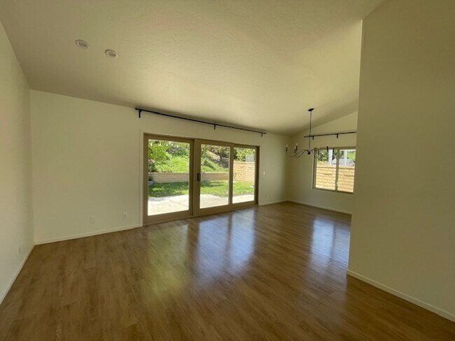 Foto del edificio - Great Curb Appeal One Story Home.