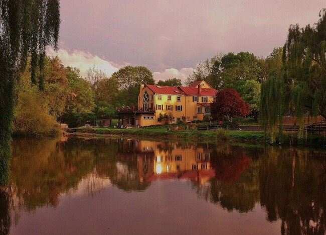 Foto del edificio - 1310 Hollow Rd