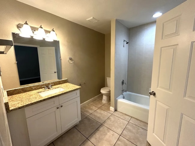 Foto del edificio - 503 Hillside Ct