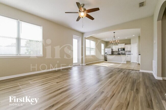 Foto del edificio - 5212 Krenson Woods Way