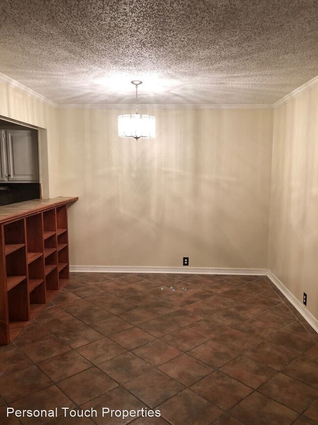 Building Photo - 2 br, 2 bath House - 8240-1 Governor Dr