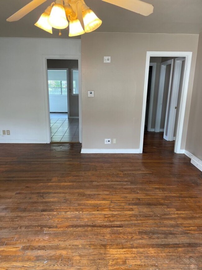 Foto del edificio - 2236 Dewey Ave