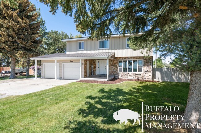 Building Photo - Charming Country Home on 2 Acres | 5 Bed | 3 Bath | Blackfoot, ID