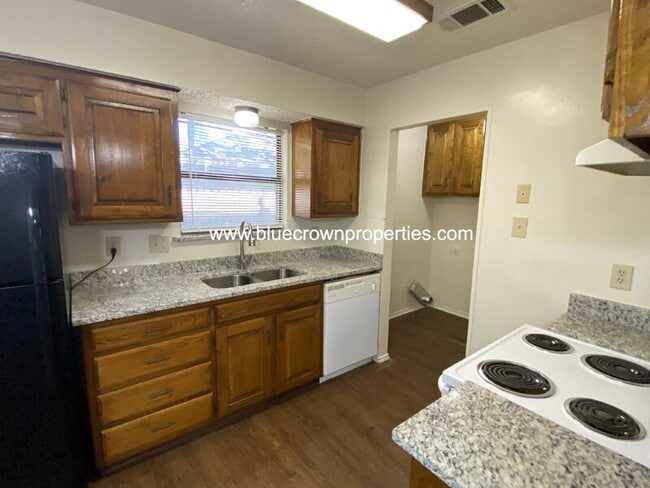 Foto del edificio - 7 Shady Valley Ct