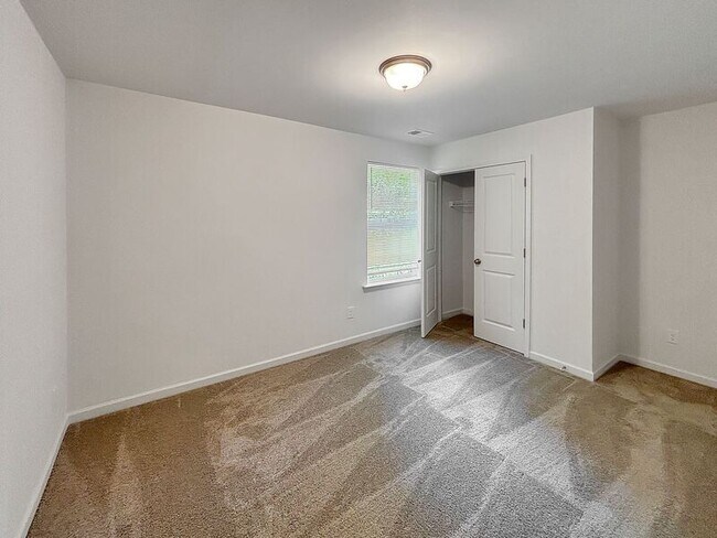 Foto del edificio - 3028 Reid Ave
